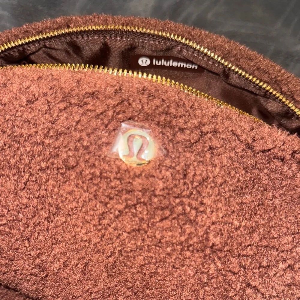 Lululemon Feeling Ready Fleece Pouch